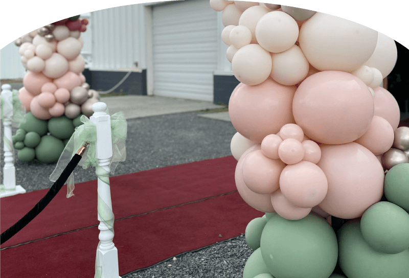 Float Balloons Hero Image balloon arch